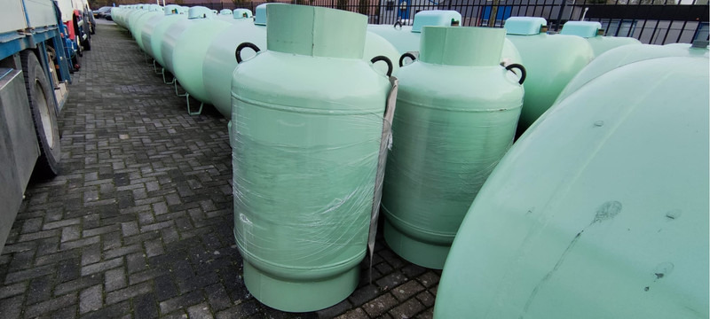 De Visser Propaan/Butaan verticaal LPG tank 500 L (0,25 tons) vertical Propaan/Butaan LPG tank 500 L (0,25 tons) Gastank Ø 800 including tank fittings hoogte 1500 mm - Depósito de combustible: foto 2 De Visser Propaan/Butaan verticaal LPG tank 500 L (0,25 tons) vertical Propaan/Butaan LPG tank 500 L (0,25 tons) Gastank Ø 800 including tank fittings hoogte 1500 mm - Depósito de combustible: foto 2