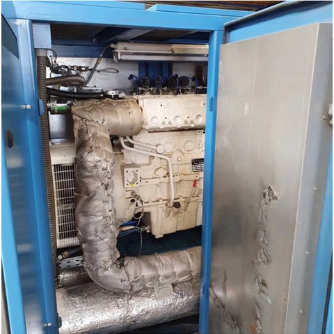 ZIEGLER Generator, WKK, M.A.N. motor (E0834) 50 KW electric/ 80KW thermic 1500 RPM 4 cylinders Sound muted - Compresor de aire: foto 1 ZIEGLER Generator, WKK, M.A.N. motor (E0834) 50 KW electric/ 80KW thermic 1500 RPM 4 cylinders Sound muted - Compresor de aire: foto 1