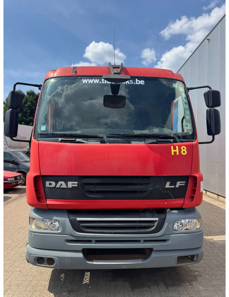 DAF LF 55.220 **EURO 4-MANUAL GEARBOX** - Camión caja cerrada: foto 2 DAF LF 55.220 **EURO 4-MANUAL GEARBOX** - Camión caja cerrada: foto 2