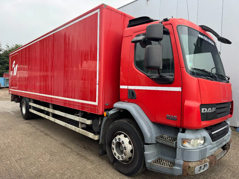 DAF LF 55.220 **MANUAL GEARBOX-EURO4-BELGIAN TRUCK** - Camión caja cerrada: foto 3 DAF LF 55.220 **MANUAL GEARBOX-EURO4-BELGIAN TRUCK** - Camión caja cerrada: foto 3