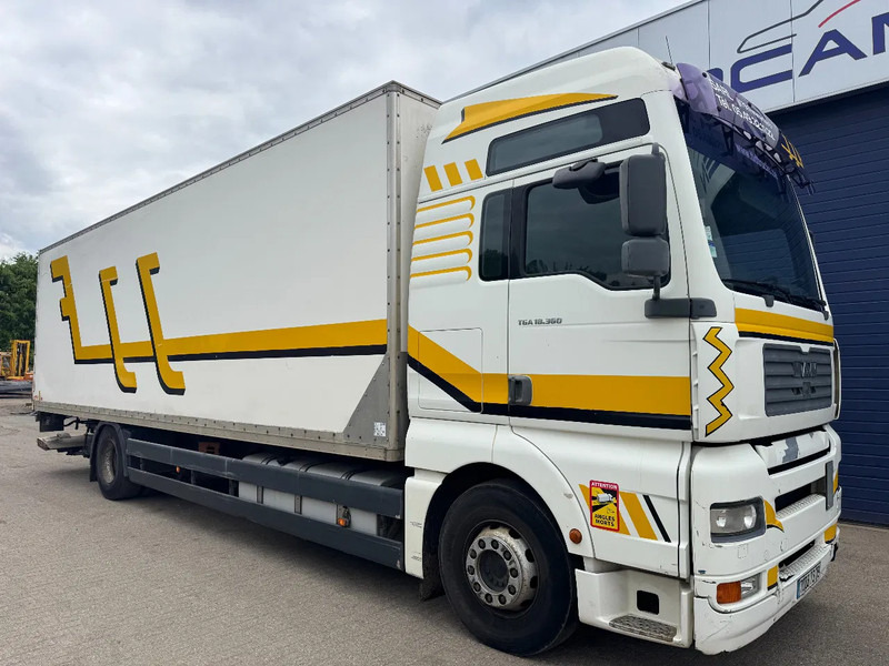 MAN TGA 18.360 **MANUAL GEARBOX-BOITE MANUELLE** - Camión caja cerrada: foto 3 MAN TGA 18.360 **MANUAL GEARBOX-BOITE MANUELLE** - Camión caja cerrada: foto 3