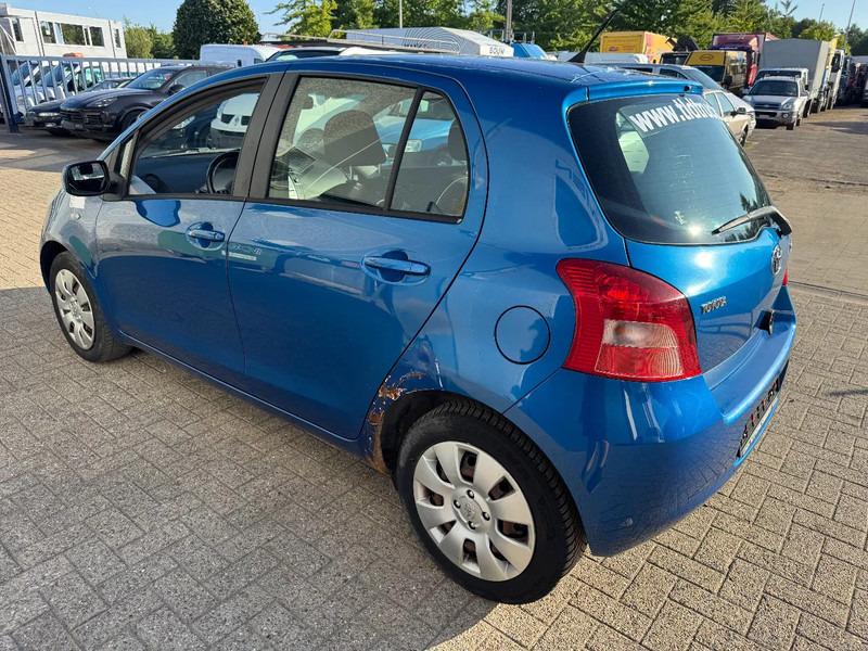 Hatchback Toyota Yaris **PETROL-ESSENCE-AC**: foto 6