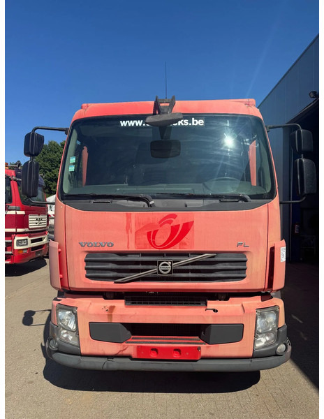 Volvo FL 240 **MANUAL GEARBOX-BELGIAN TRUCK** - Camión caja cerrada: foto 2 Volvo FL 240 **MANUAL GEARBOX-BELGIAN TRUCK** - Camión caja cerrada: foto 2