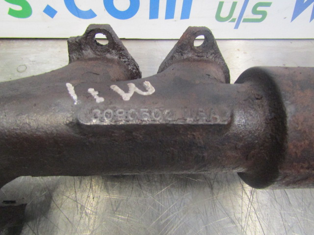 CUMMINS M11 EXHAUST MAINFOLD 3 PIECE P/NO 3090502/4003994 - Motor y piezas para Camión: foto 2 CUMMINS M11 EXHAUST MAINFOLD 3 PIECE P/NO 3090502/4003994 - Motor y piezas para Camión: foto 2