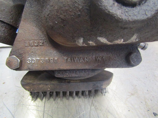 CUMMINS M11 WATER PUMP P/NO 3073695 - Motor y piezas para Camión: foto 3 CUMMINS M11 WATER PUMP P/NO 3073695 - Motor y piezas para Camión: foto 3