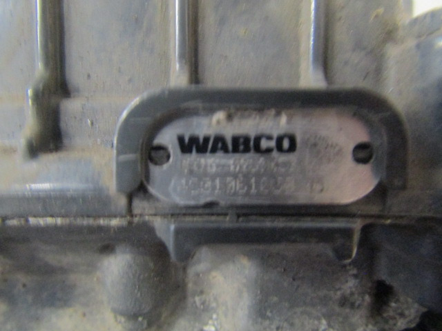 DAF LF 220 EURO 6 REAR AXLE EBS 2 BRAKE CONTROL UNIT P/NO 4801051050/1818832 - Piezas de freno para Camión: foto 2 DAF LF 220 EURO 6 REAR AXLE EBS 2 BRAKE CONTROL UNIT P/NO 4801051050/1818832 - Piezas de freno para Camión: foto 2