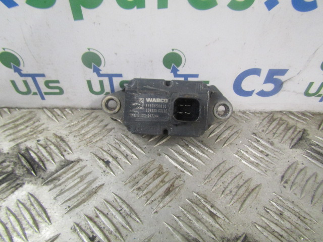 DAF LF 220 EURO 6 WABCO SENSOR P/NO 4460650810 - Sistema eléctrico para Camión: foto 1 DAF LF 220 EURO 6 WABCO SENSOR P/NO 4460650810 - Sistema eléctrico para Camión: foto 1
