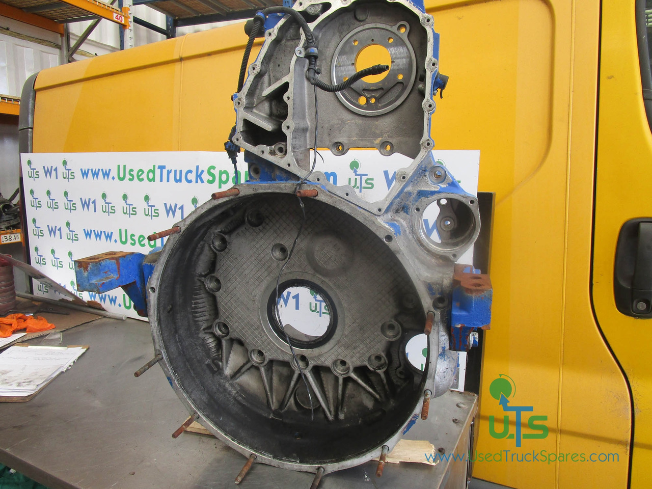 IVECO CURSOR 8 FLYWHEEL BELLHOUSING P/NO 99482255 - Volante de inercia para Camión: foto 2 IVECO CURSOR 8 FLYWHEEL BELLHOUSING P/NO 99482255 - Volante de inercia para Camión: foto 2