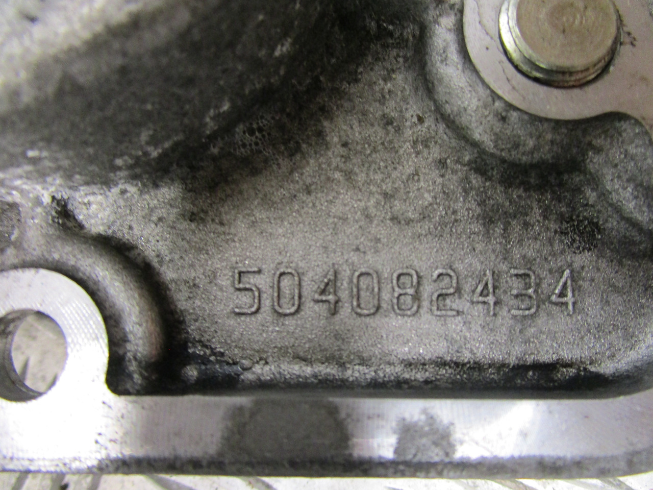 IVECO DAILY 3.0 FRONT TIMING COVER P/NO 504082434 - Motor y piezas para Camión: foto 2 IVECO DAILY 3.0 FRONT TIMING COVER P/NO 504082434 - Motor y piezas para Camión: foto 2