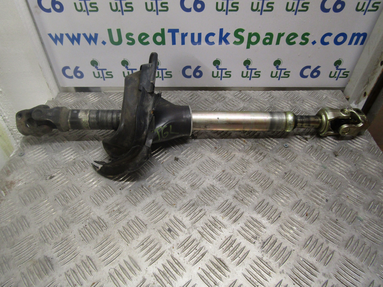 MAN TGL STEERING COLUMN SHAFT - Dirección para Camión: foto 1 MAN TGL STEERING COLUMN SHAFT - Dirección para Camión: foto 1