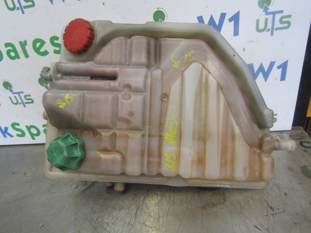 MERCEDES ATEGO 815 HEADERTANK P/NO A970 500 0449 - Motor y piezas para Camión: foto 1 MERCEDES ATEGO 815 HEADERTANK P/NO A970 500 0449 - Motor y piezas para Camión: foto 1