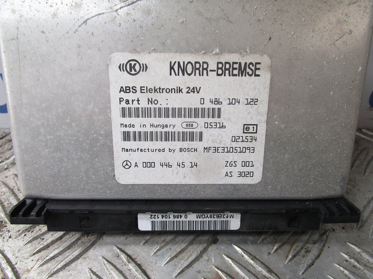 MERCEDES AXOR ABS ECU P/NO A0004464514 - Piezas de freno para Camión: foto 2 MERCEDES AXOR ABS ECU P/NO A0004464514 - Piezas de freno para Camión: foto 2