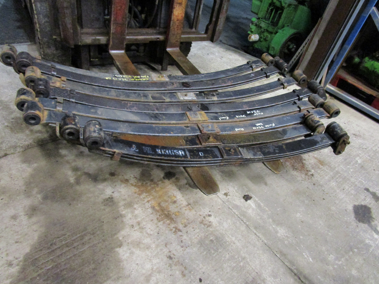 MITSUBISHI FUSO FRONT SPRING (PAIR) - Suspensión para Camión: foto 1 MITSUBISHI FUSO FRONT SPRING (PAIR) - Suspensión para Camión: foto 1