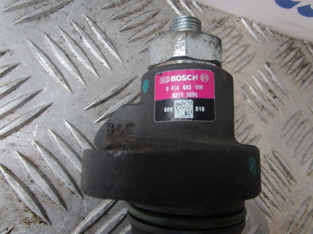 VOLVO FE 240/280 D7E BOSCH PUMP UNIT 0414693006 - Sistema de combustible para Camión: foto 3 VOLVO FE 240/280 D7E BOSCH PUMP UNIT 0414693006 - Sistema de combustible para Camión: foto 3