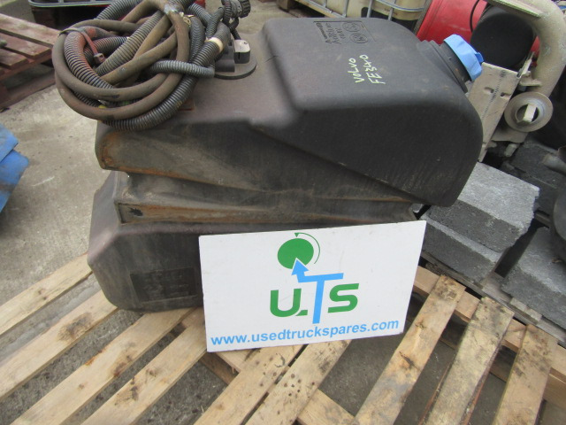 VOLVO FE AD BLUE TANK COMPLETE P/NO 7421069605 - Depósito de combustible para Camión: foto 1 VOLVO FE AD BLUE TANK COMPLETE P/NO 7421069605 - Depósito de combustible para Camión: foto 1