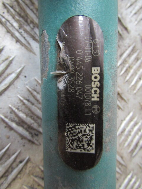 VOLVO FE BOSCH FUEL RAIL & SENSOR P/NO 0445226047 - Motor y piezas para Camión: foto 2 VOLVO FE BOSCH FUEL RAIL & SENSOR P/NO 0445226047 - Motor y piezas para Camión: foto 2