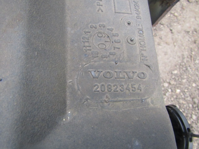 VOLVO FE FUEL TANK 300 LITRE P/NO 20823454 - Depósito de combustible para Camión: foto 3 VOLVO FE FUEL TANK 300 LITRE P/NO 20823454 - Depósito de combustible para Camión: foto 3