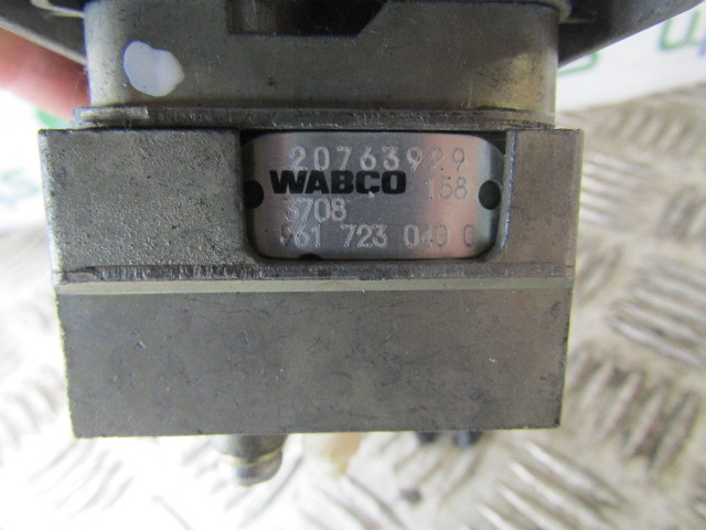 VOLVO FE HAND BRAKE CONTROL UNIT WABCO 20763929 - Sistema eléctrico para Camión: foto 3 VOLVO FE HAND BRAKE CONTROL UNIT WABCO 20763929 - Sistema eléctrico para Camión: foto 3
