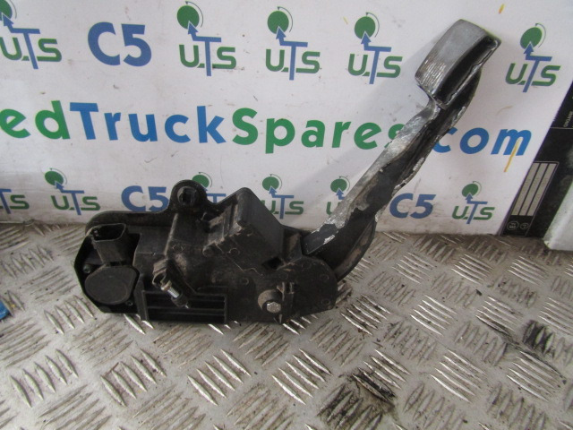 VOLVO FE THROTTLE PEDAL CONTROL UNIT P/NO 7421059642 - Unidad de control para Camión: foto 2 VOLVO FE THROTTLE PEDAL CONTROL UNIT P/NO 7421059642 - Unidad de control para Camión: foto 2