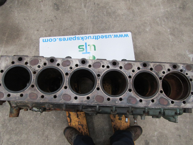 VOLVO FH13A ENGINE BLOCK ( NEEDS 1 LINER) - Motor y piezas para Camión: foto 1 VOLVO FH13A ENGINE BLOCK ( NEEDS 1 LINER) - Motor y piezas para Camión: foto 1