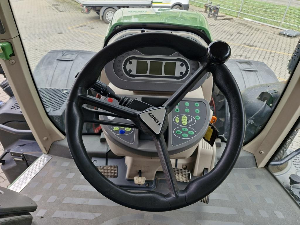 Tractor Fendt 826 VARIO PROFI PLUS: foto 25