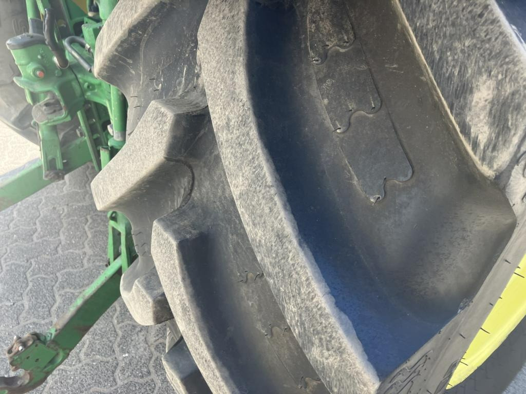 Tractor John Deere 6125R: foto 8