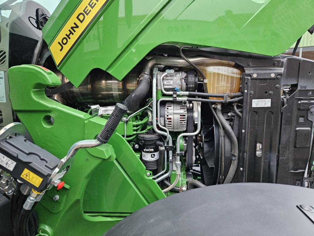 John Deere 6R130 TRAKTOR - Tractor: foto 2 John Deere 6R130 TRAKTOR - Tractor: foto 2