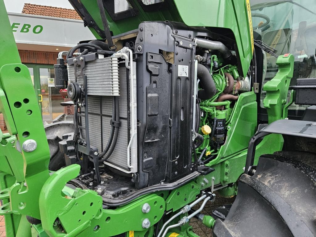 John Deere 6R130 TRAKTOR - Tractor: foto 4 John Deere 6R130 TRAKTOR - Tractor: foto 4