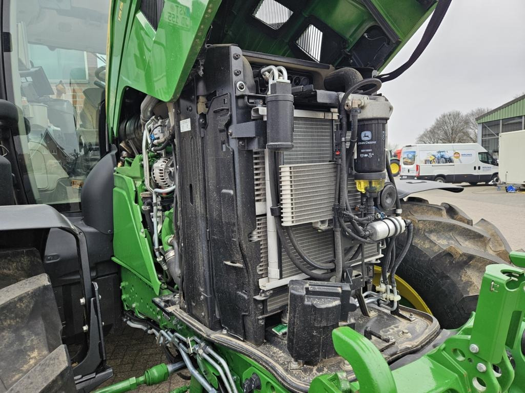 John Deere 6R155 - Tractor: foto 3 John Deere 6R155 - Tractor: foto 3