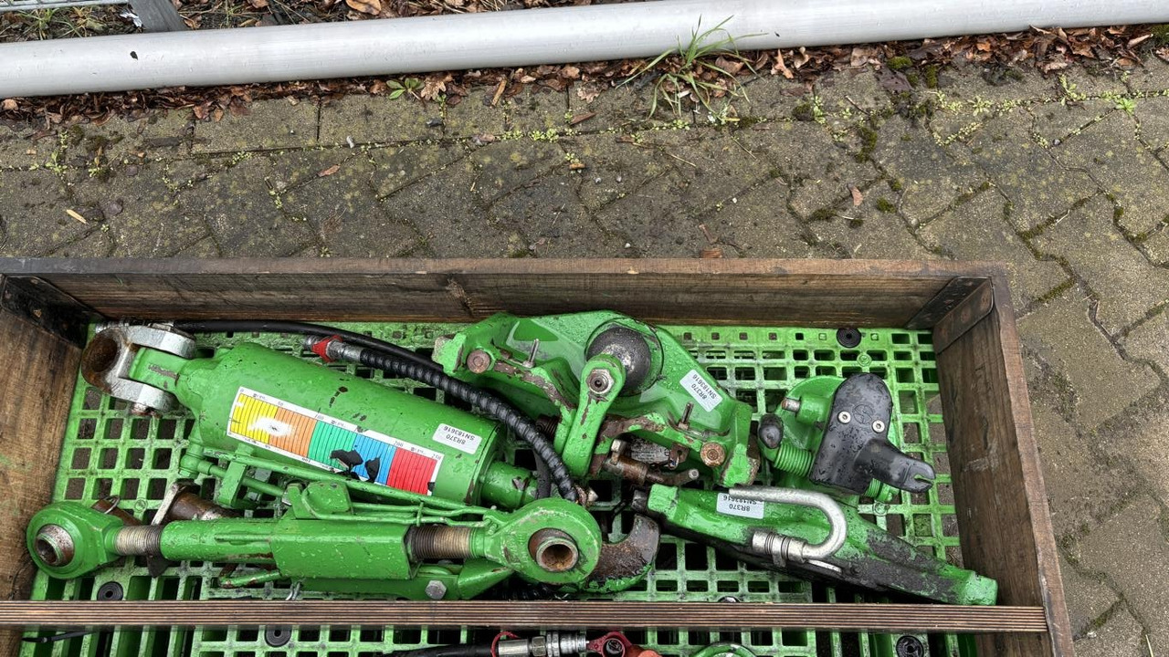 John Deere TRAKTOR 8R370 - Tractor: foto 2 John Deere TRAKTOR 8R370 - Tractor: foto 2