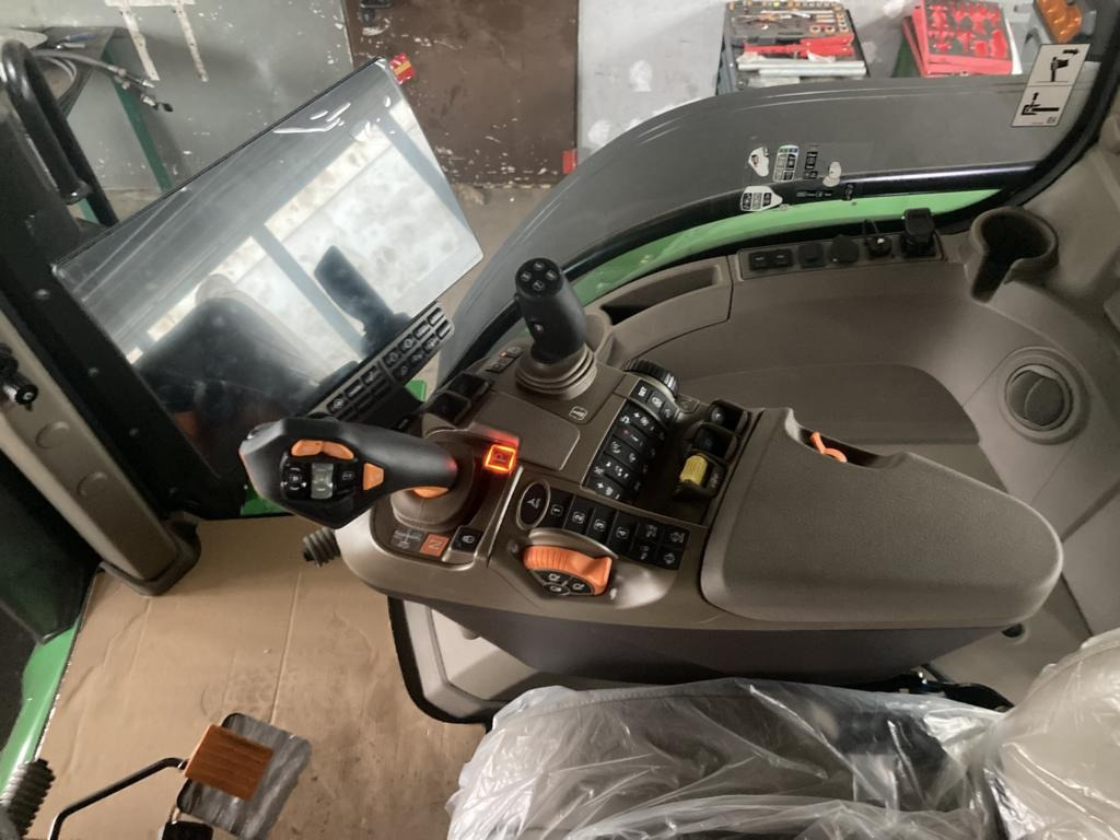 John Deere TRAKTOR 8R370 - Tractor: foto 5 John Deere TRAKTOR 8R370 - Tractor: foto 5