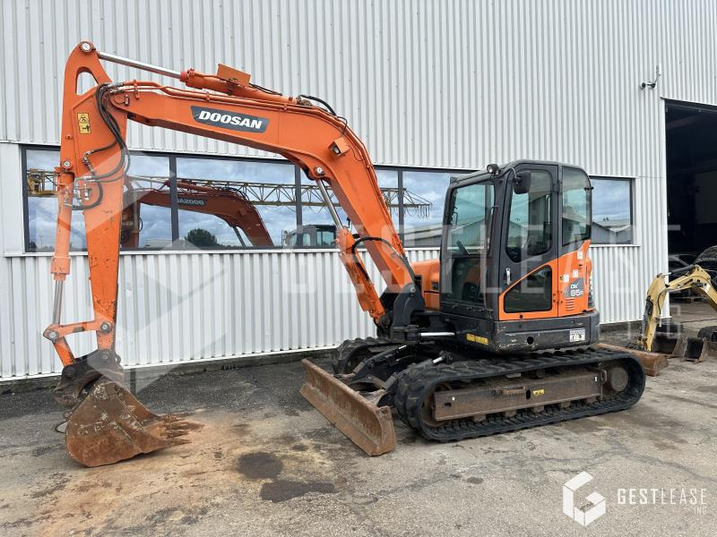 Doosan DX85R-3 - Miniexcavadora: foto 1 Doosan DX85R-3 - Miniexcavadora: foto 1