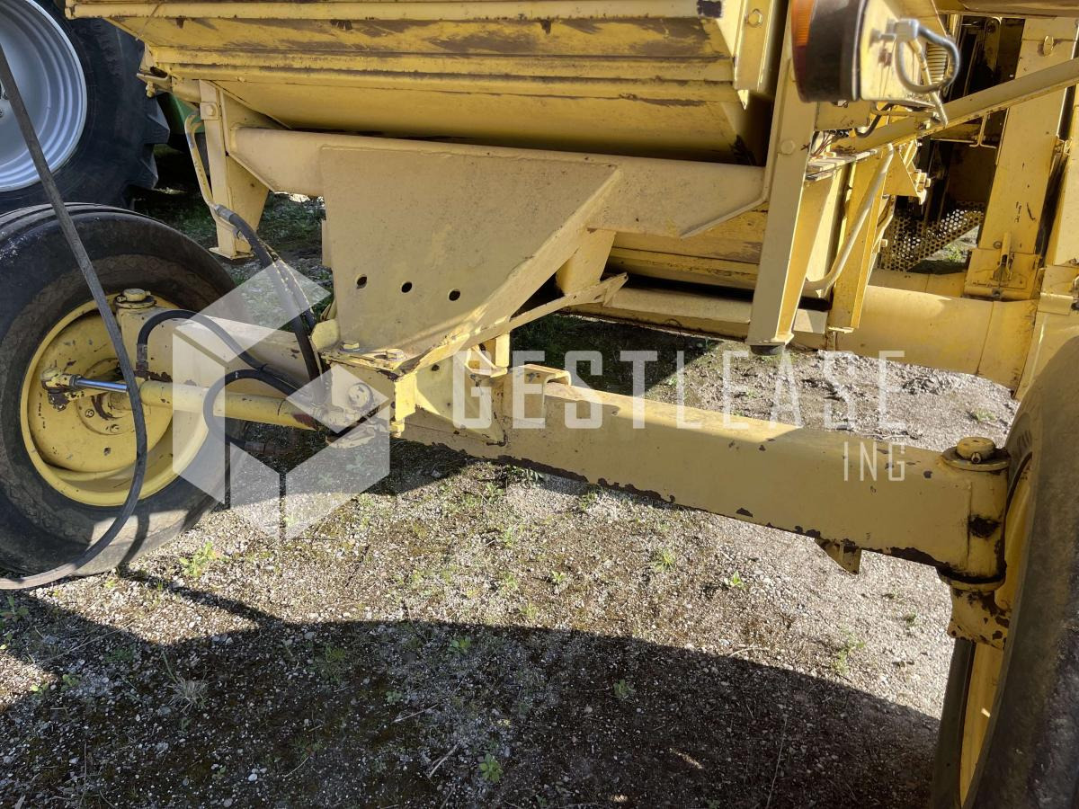 Cosechadora de granos New Holland CLAYSON 1540: foto 35