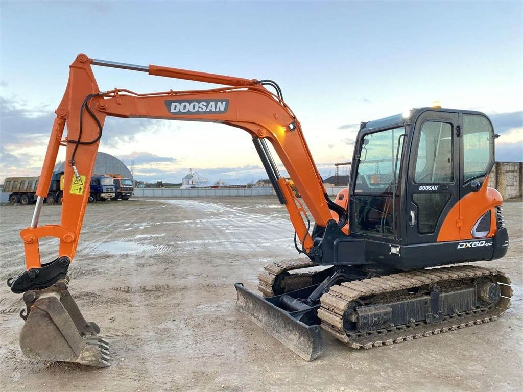 Doosan DX 60 C - Miniexcavadora: foto 1 Doosan DX 60 C - Miniexcavadora: foto 1
