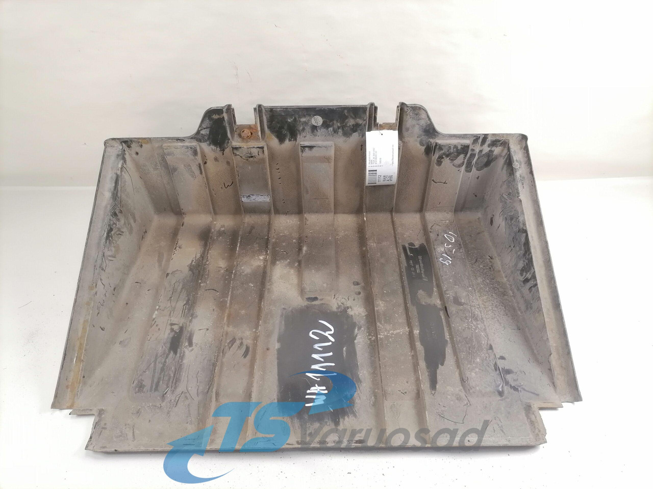 MAN Battery cover 81418600139 - Acumulador para Camión: foto 5 MAN Battery cover 81418600139 - Acumulador para Camión: foto 5