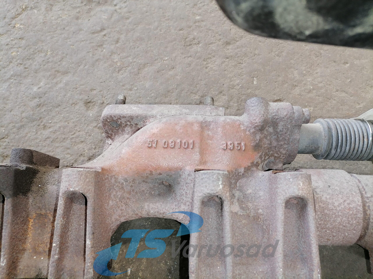 MAN Exhaust mainfold KS200037R - Colector de escape para Camión: foto 3 MAN Exhaust mainfold KS200037R - Colector de escape para Camión: foto 3