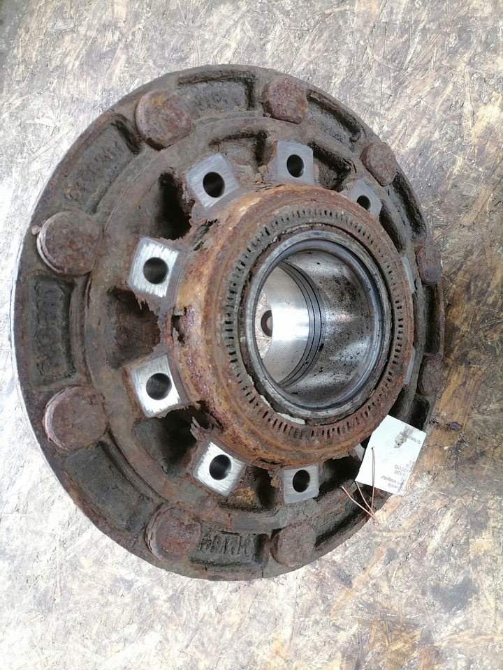 MAN Rear axel hub 81357010155 - Pieza universal para Camión: foto 4 MAN Rear axel hub 81357010155 - Pieza universal para Camión: foto 4