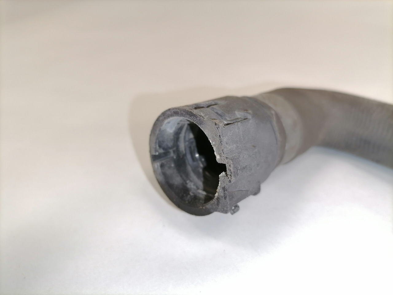 Mercedes-Benz Coolant pipe A9615002772 - Sistema de refrigeración para Camión: foto 3 Mercedes-Benz Coolant pipe A9615002772 - Sistema de refrigeración para Camión: foto 3