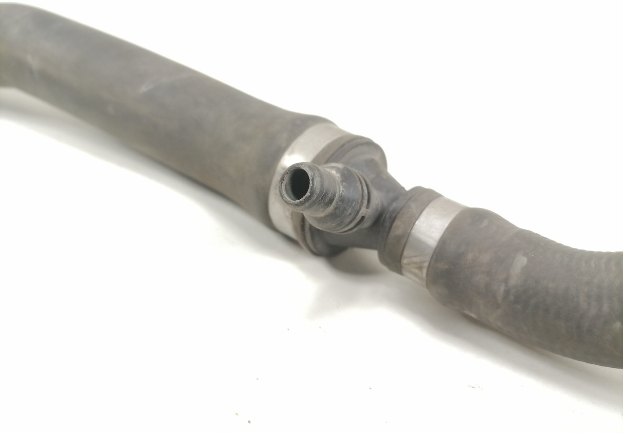 Mercedes-Benz Coolant pipe A9615002972 - Sistema de refrigeración para Camión: foto 3 Mercedes-Benz Coolant pipe A9615002972 - Sistema de refrigeración para Camión: foto 3