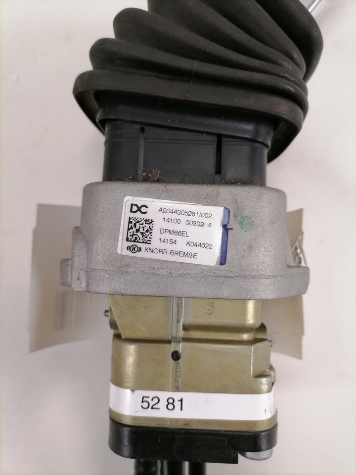 Mercedes-Benz Handbrake control lever A0044305281 - Pieza universal para Camión: foto 2 Mercedes-Benz Handbrake control lever A0044305281 - Pieza universal para Camión: foto 2