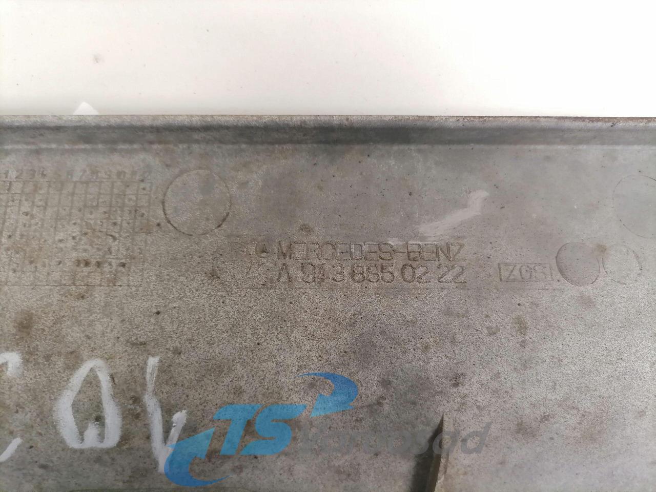 Mercedes-Benz Plastikdetail A9438850222 - Aerodinámica/ Spoiler para Camión: foto 3 Mercedes-Benz Plastikdetail A9438850222 - Aerodinámica/ Spoiler para Camión: foto 3