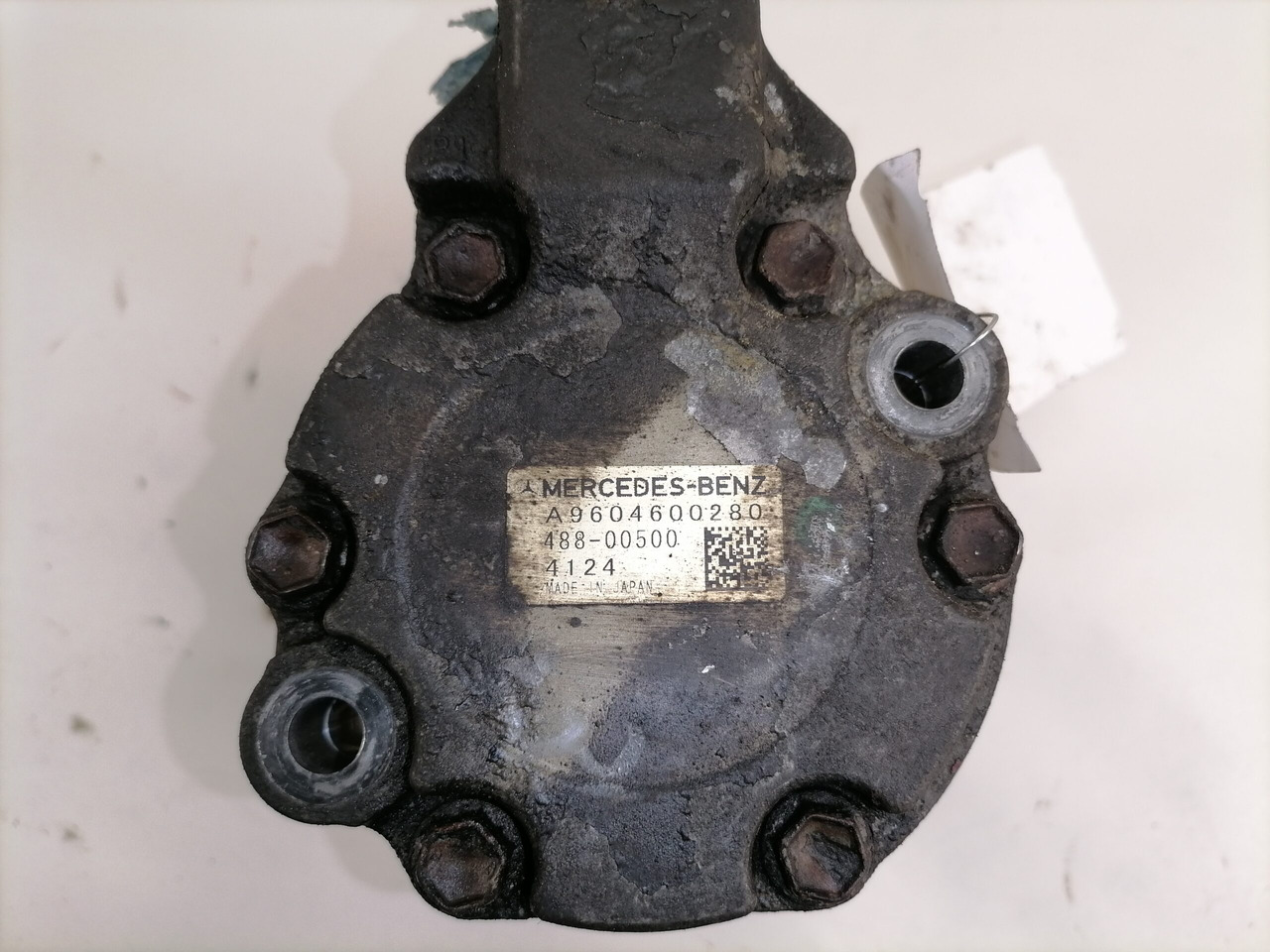 Mercedes-Benz Steering hydraulic pump A9604600280 - Bomba de dirección para Camión: foto 4 Mercedes-Benz Steering hydraulic pump A9604600280 - Bomba de dirección para Camión: foto 4