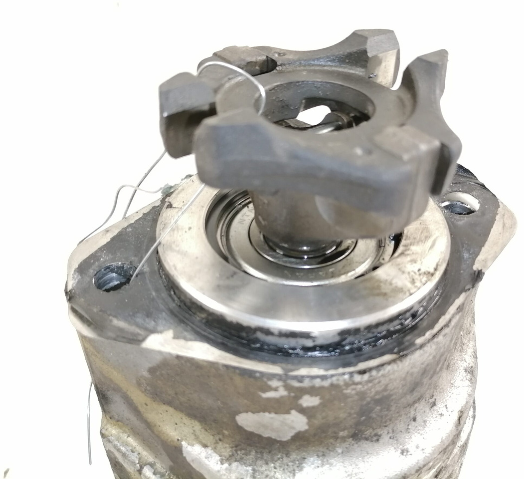 Mercedes-Benz Steering hydraulic pump A9604600280 - Bomba de dirección para Camión: foto 2 Mercedes-Benz Steering hydraulic pump A9604600280 - Bomba de dirección para Camión: foto 2
