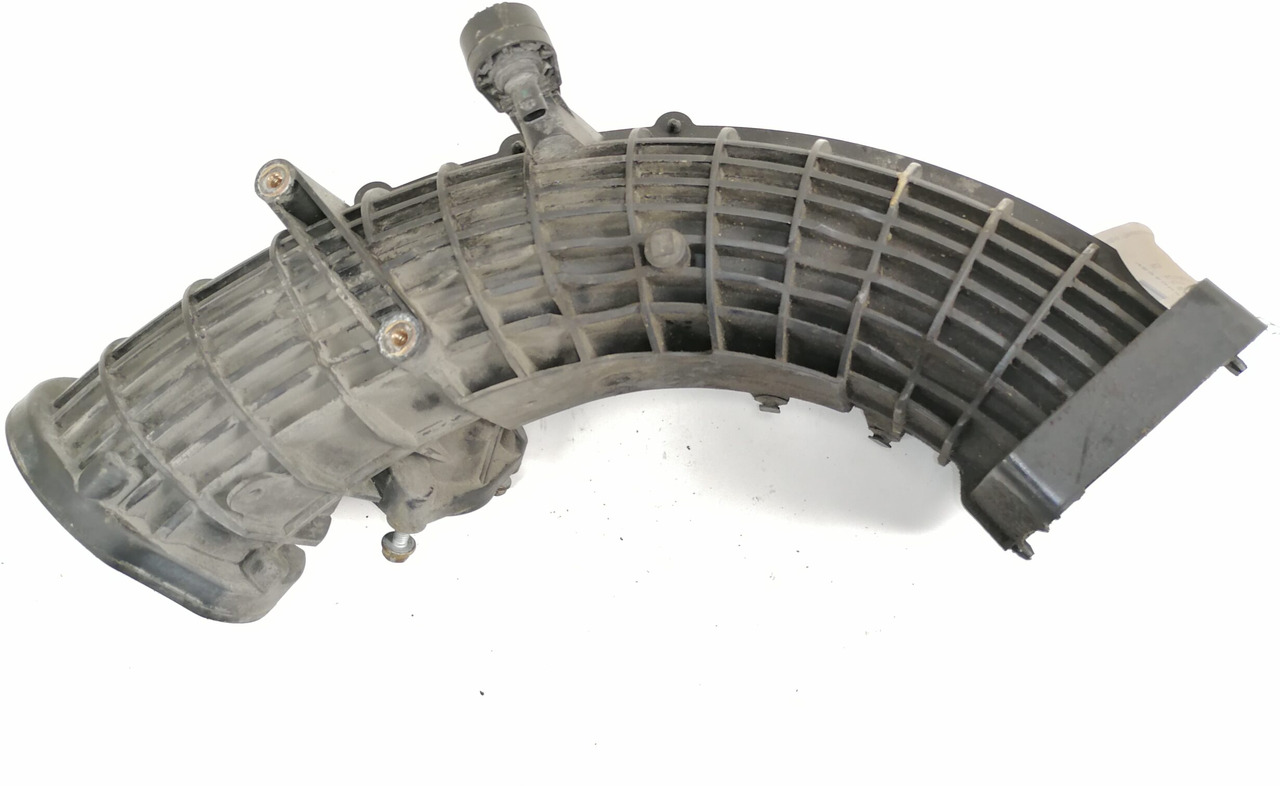 Mercedes-Benz intercooler pipe A4710902137 - Intercooler para Camión: foto 3 Mercedes-Benz intercooler pipe A4710902137 - Intercooler para Camión: foto 3