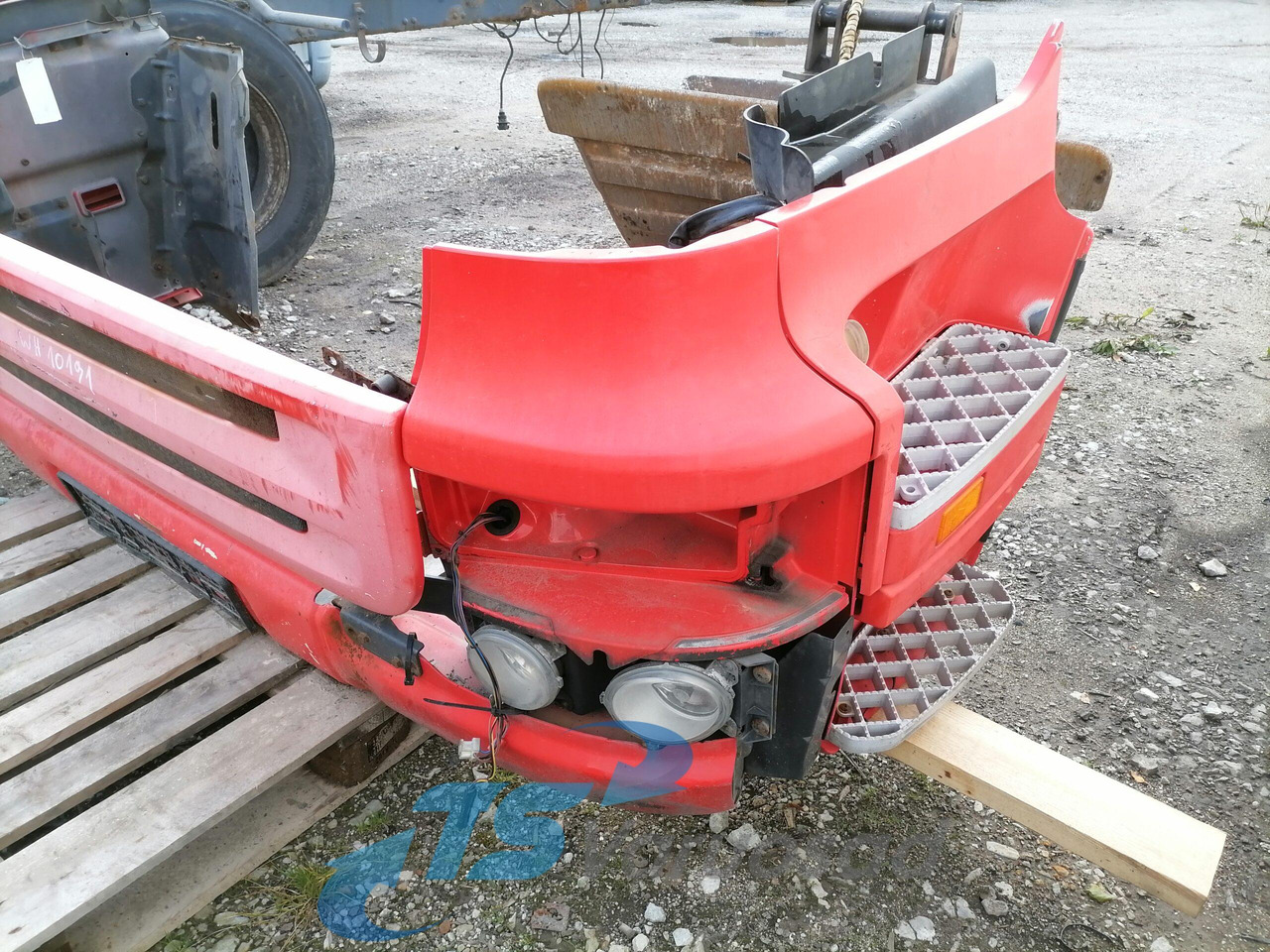 Scania Bumper 1731206 - Parachoques para Camión: foto 5 Scania Bumper 1731206 - Parachoques para Camión: foto 5