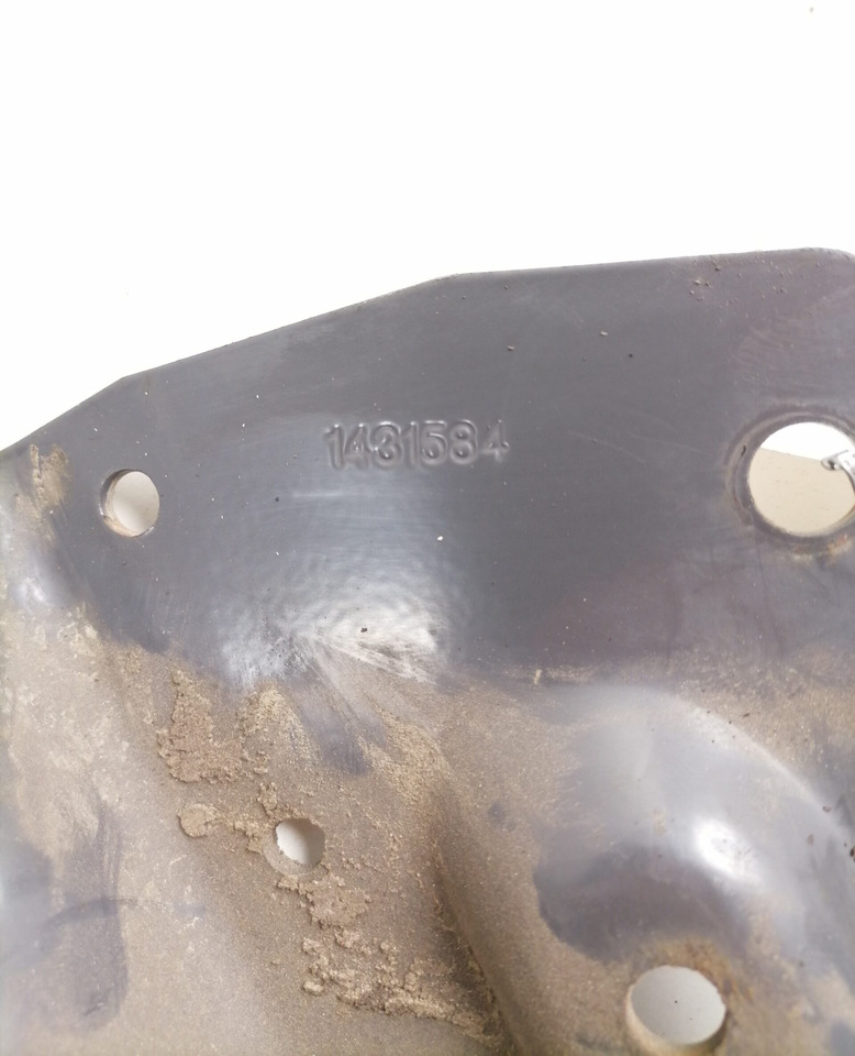 Scania Bumper bracket 1431584 - Parachoques para Camión: foto 3 Scania Bumper bracket 1431584 - Parachoques para Camión: foto 3