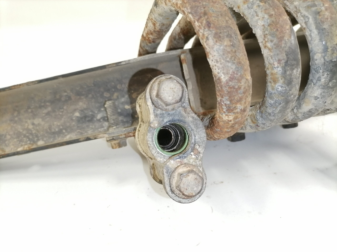 Scania Compressor air pipe 1747246 - Compresor para Camión: foto 5 Scania Compressor air pipe 1747246 - Compresor para Camión: foto 5