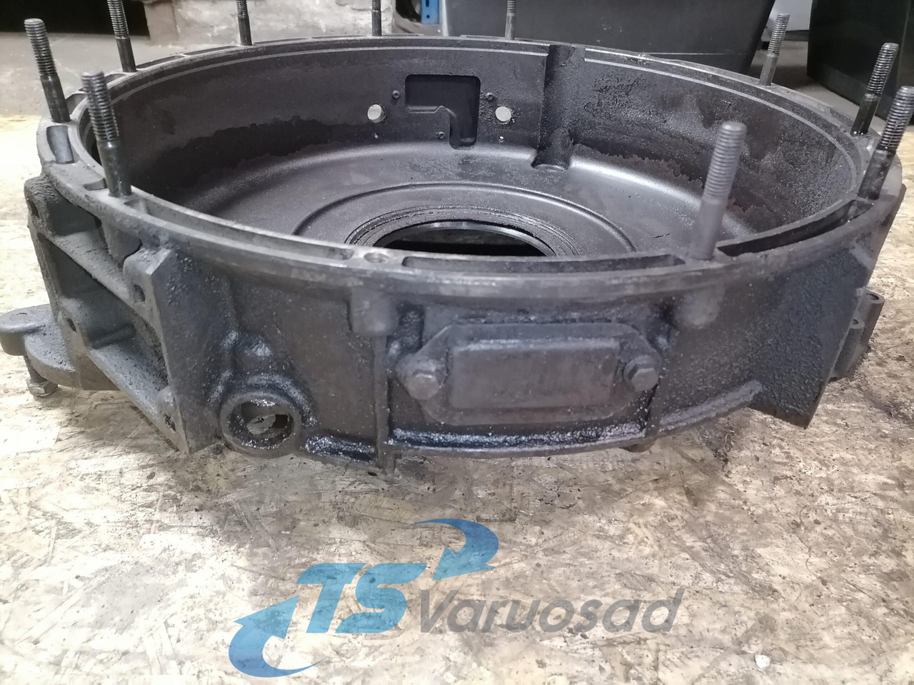 Scania Flywheel housing 1940447 - Volante de inercia para Camión: foto 5 Scania Flywheel housing 1940447 - Volante de inercia para Camión: foto 5