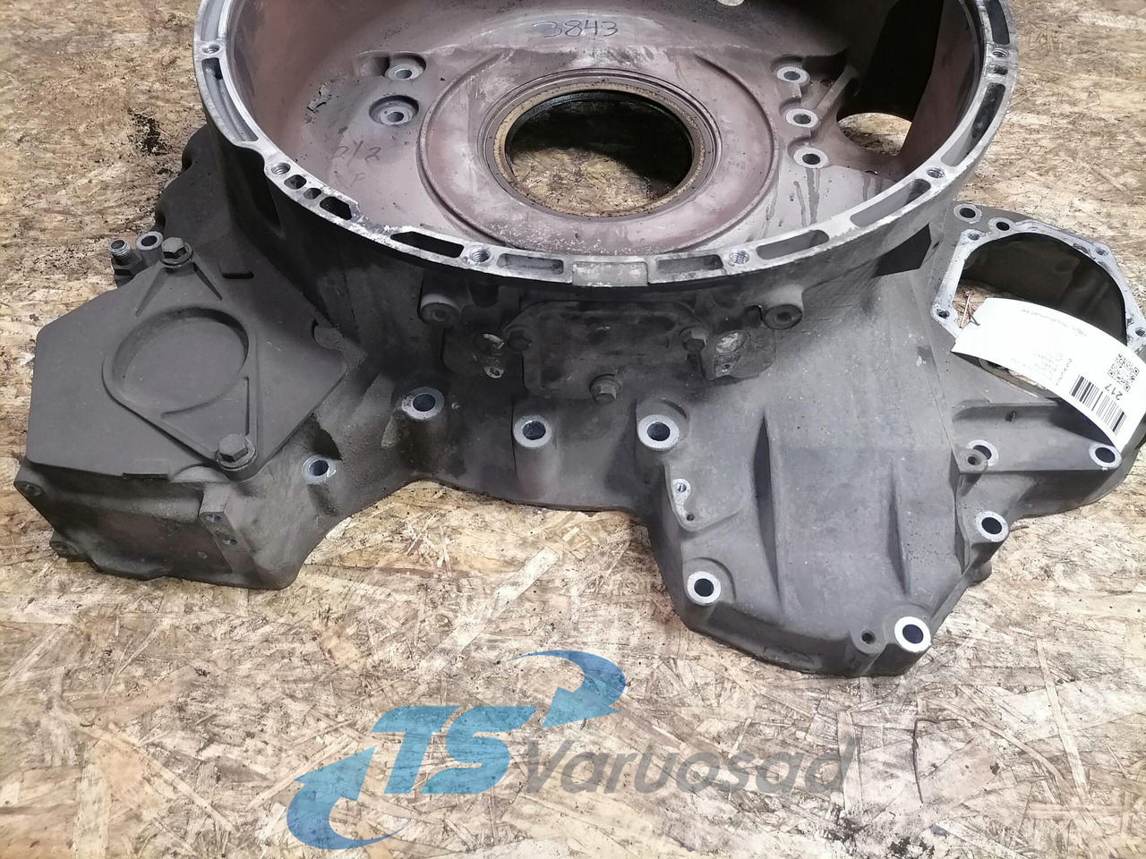 Scania Flywheel housing 1940447 - Volante de inercia para Camión: foto 4 Scania Flywheel housing 1940447 - Volante de inercia para Camión: foto 4