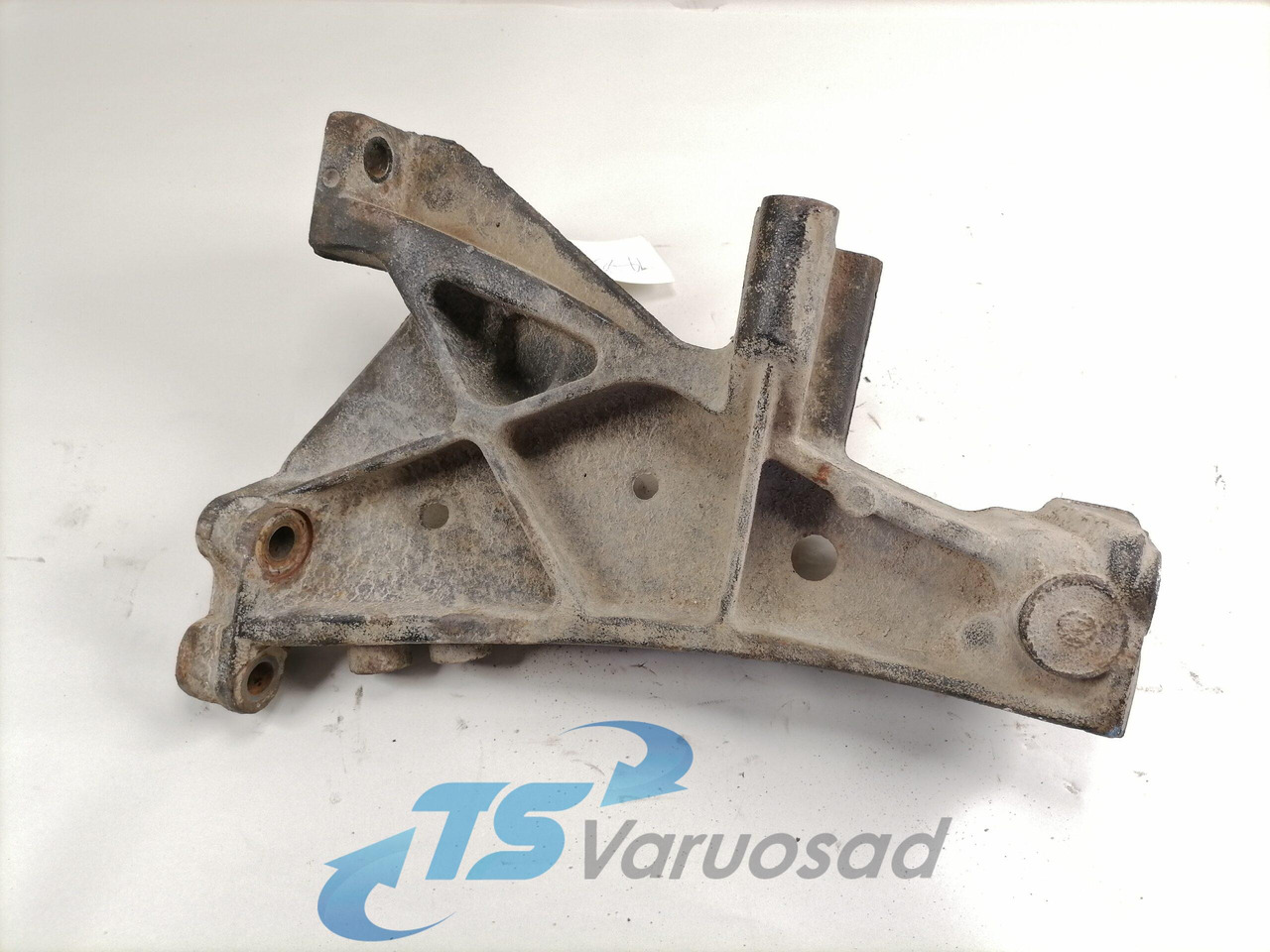 Scania Front bumper carrier 1431599 - Bastidor/ Chasis para Camión: foto 4 Scania Front bumper carrier 1431599 - Bastidor/ Chasis para Camión: foto 4